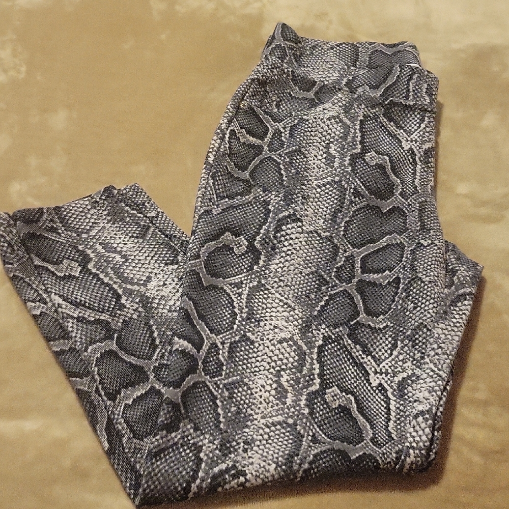 Final Price ! MICHAEL Michael Kors Snake Print Leggings - Gray
